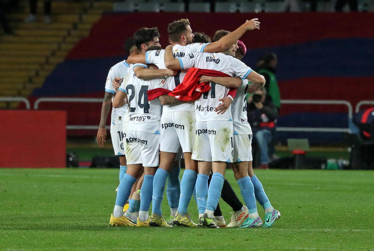 西甲强队鏖战，精彩比赛和战术变化不断推陈出新的简单介绍