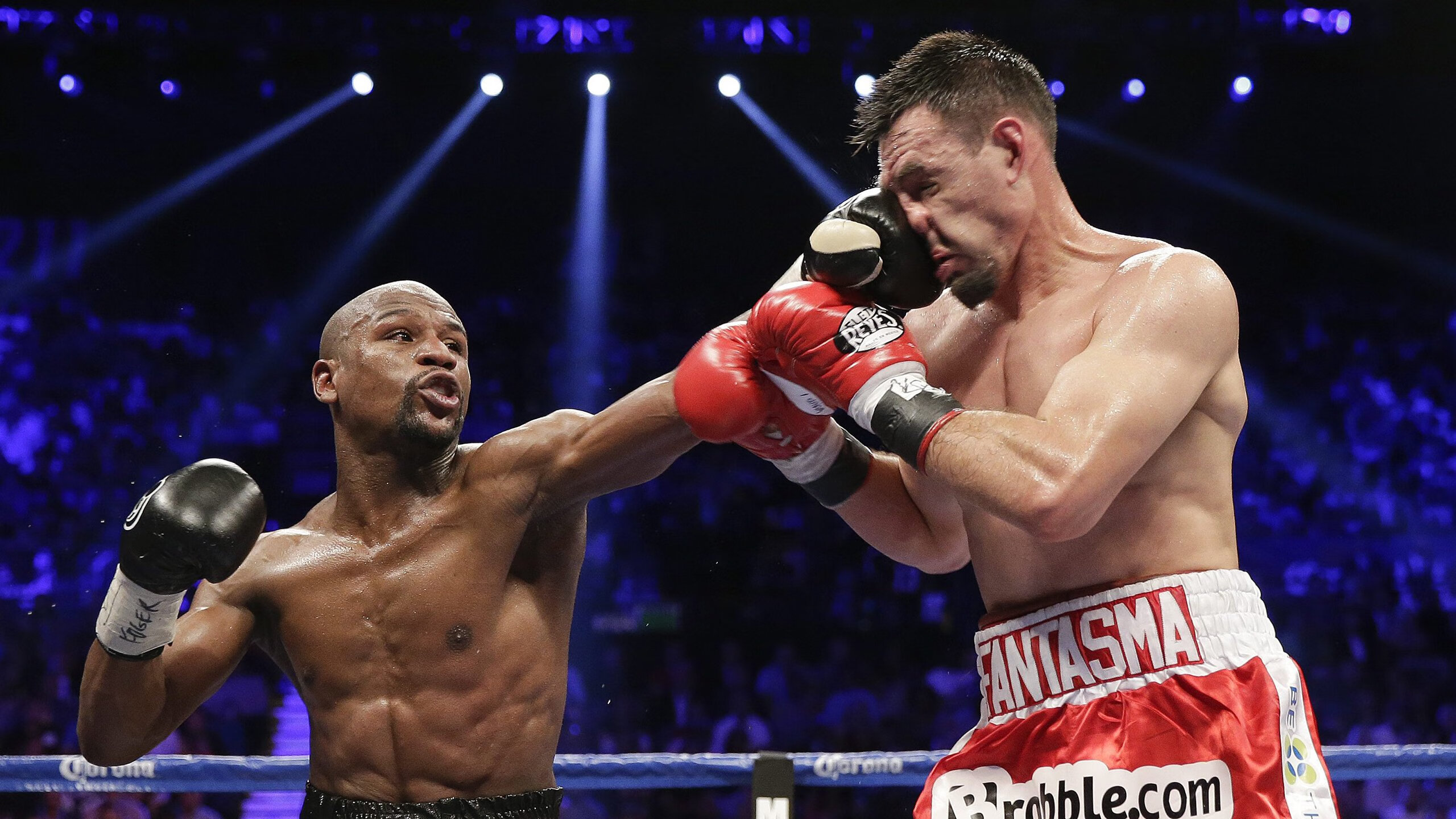 爱游戏综合娱乐-走进青训营：未来明星的养成之路，青训营怎么训练的