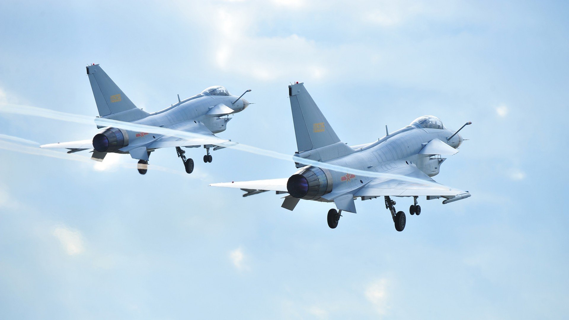 爱游戏体育（AYX）官方APP下载-五大联赛是否鼓励后腰向边路释放传球角度，五大联赛进攻型球队