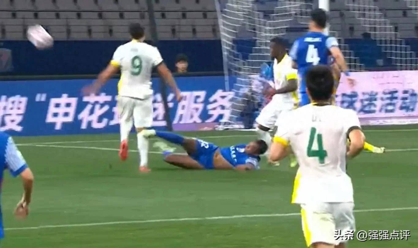 包含爱游戏体育:中超裁判报告“避重就轻”，球迷：足协这是在包庇谁？的词条