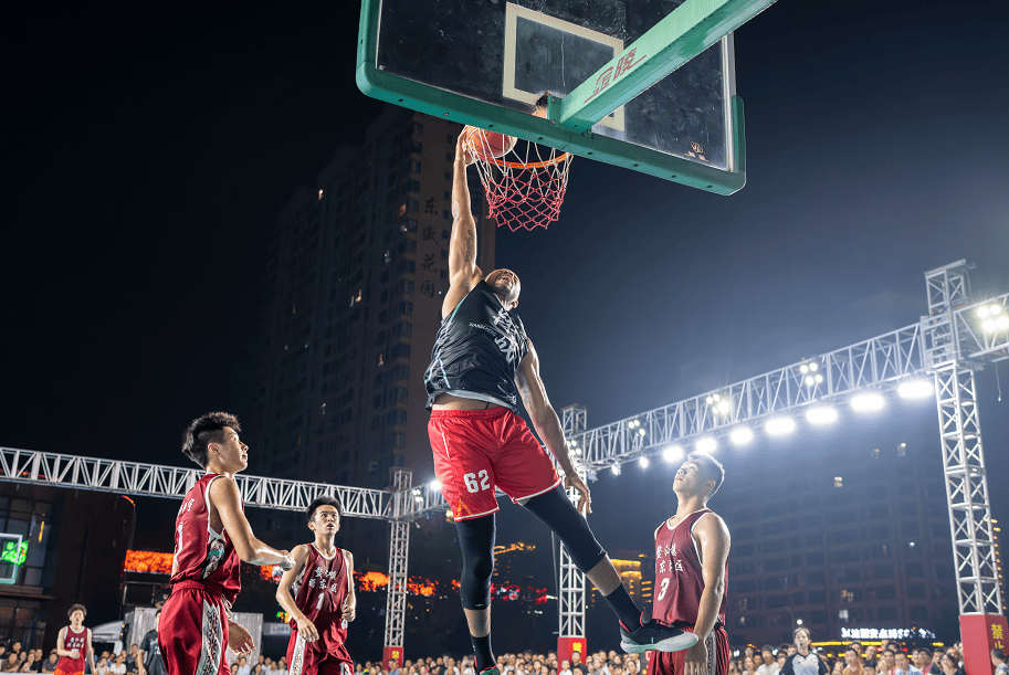 爱游戏体育:篮球选秀大会，新秀球员备受关注的简单介绍