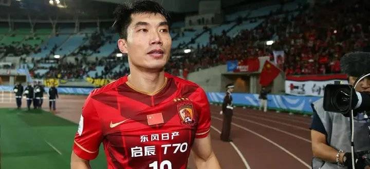 爱游戏体育:老将郑智“转型教练”，球迷：期待他能为中国足球带来新的思路！的简单介绍