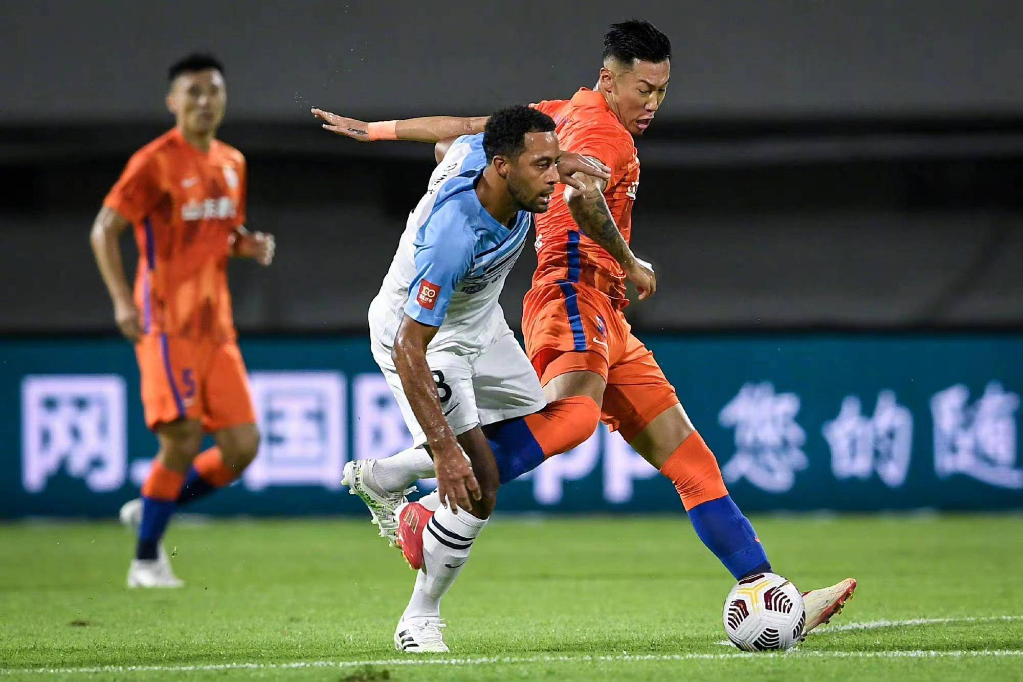 包含爱游戏体育:年轻中场严鼎皓的技术特点与在俱乐部的发展的词条