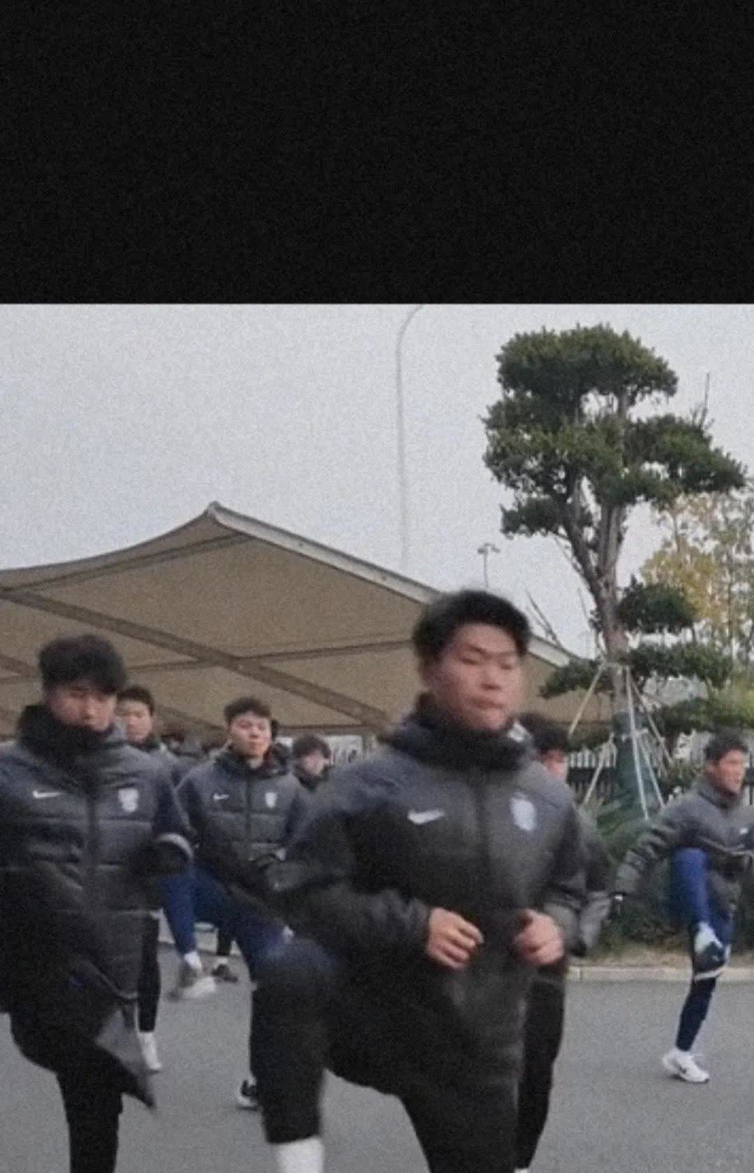 关于爱游戏体育:中超升班马武汉三镇队“黑马”变“笑话”?球迷:昙花一现!的信息 关于爱游戏体育:中超升班马武汉三镇队“黑马”变“笑话”?球迷:昙花一现!的信息